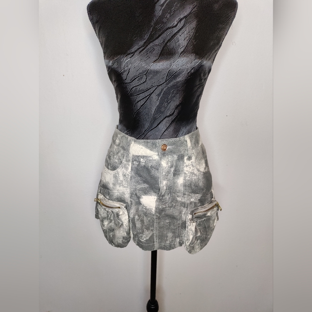 Gray Mini Skirt with Frayed Hem